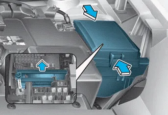 Hyundai Venue. Engine Compartment Panel Fuse Replacement